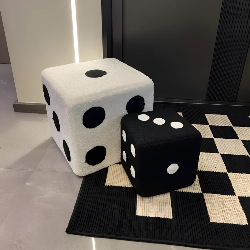 Elegant Velourkubepuf – Komfortabelt og Pladsbesparende Design