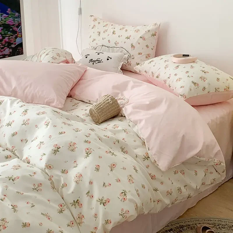 Blomstret Sengetøjssæt i Mikrofiber – Naturinspiration til Soveværelset