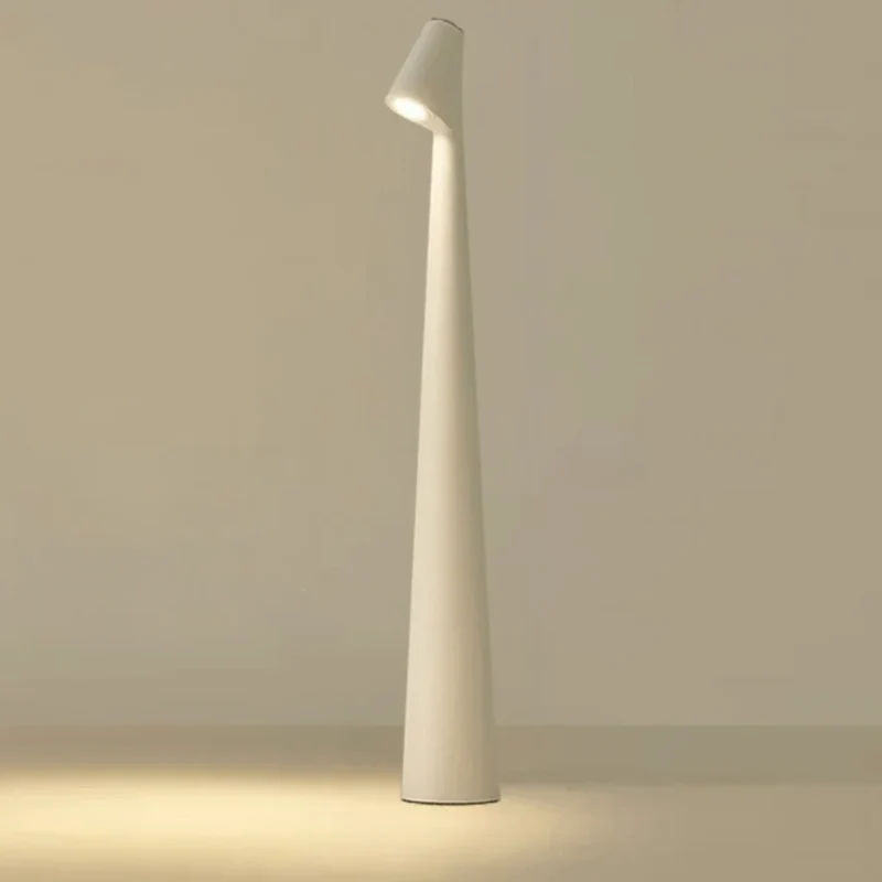 Genopladelig LED Bordlampe – Fleksibel Belysning til Inde og Ude