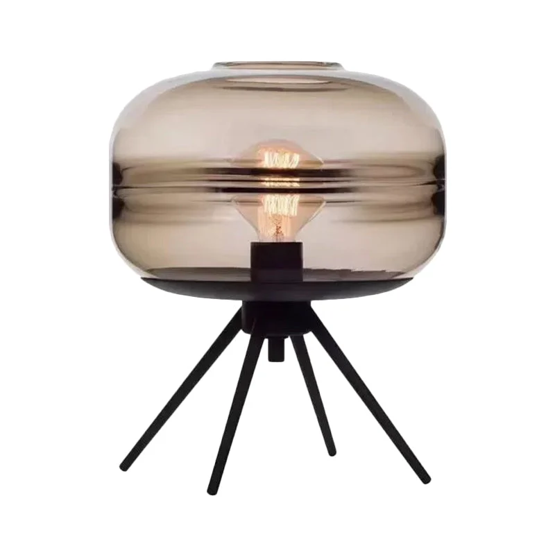 Kreativ Bordlampe med Moderne Design og Unik Æstetik