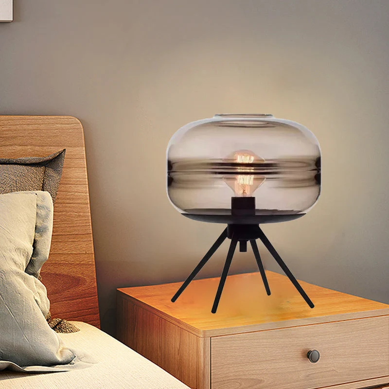 Kreativ Bordlampe med Moderne Design og Unik Æstetik