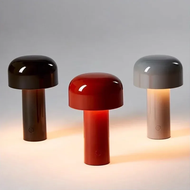 Farverig LED Natlampe med USB - Skab Hygge og Fantasi