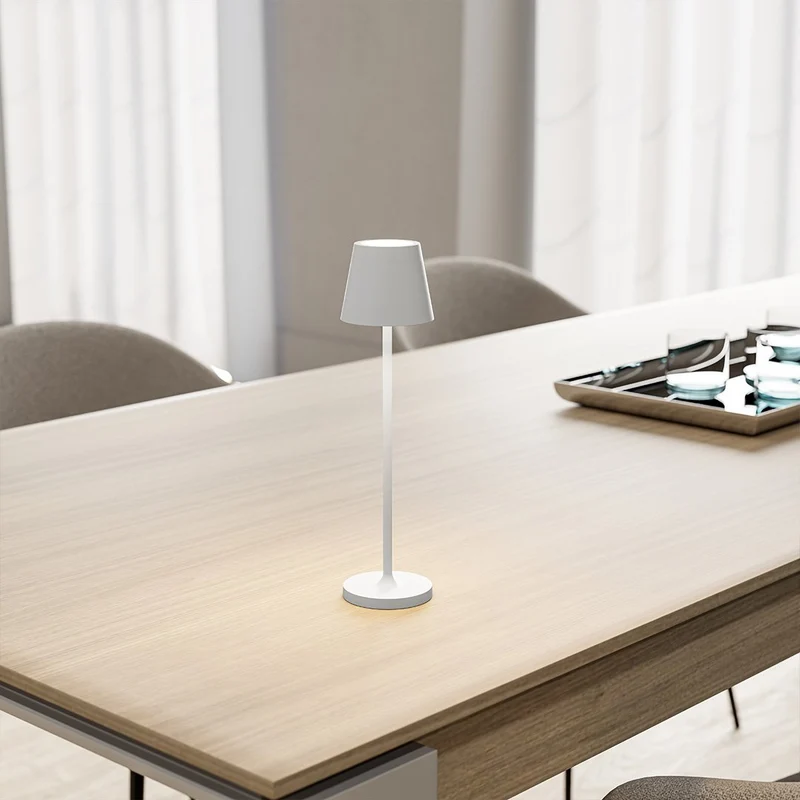 Bærbar LED-lampe med 10 timers trådløs lysoplevelse