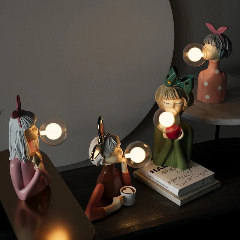 Elegant Bordlampe i Håndlavet Design til Sofistikeret Interiør