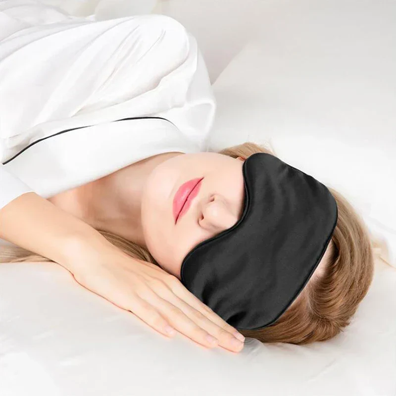 Sovemaske i Imitation Silke – Komfort og Mørklægning