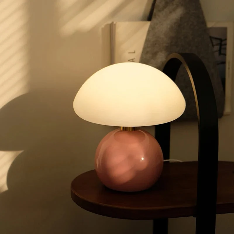 Moderne Sengebordslampe i Creme med Justerbart LED Lys