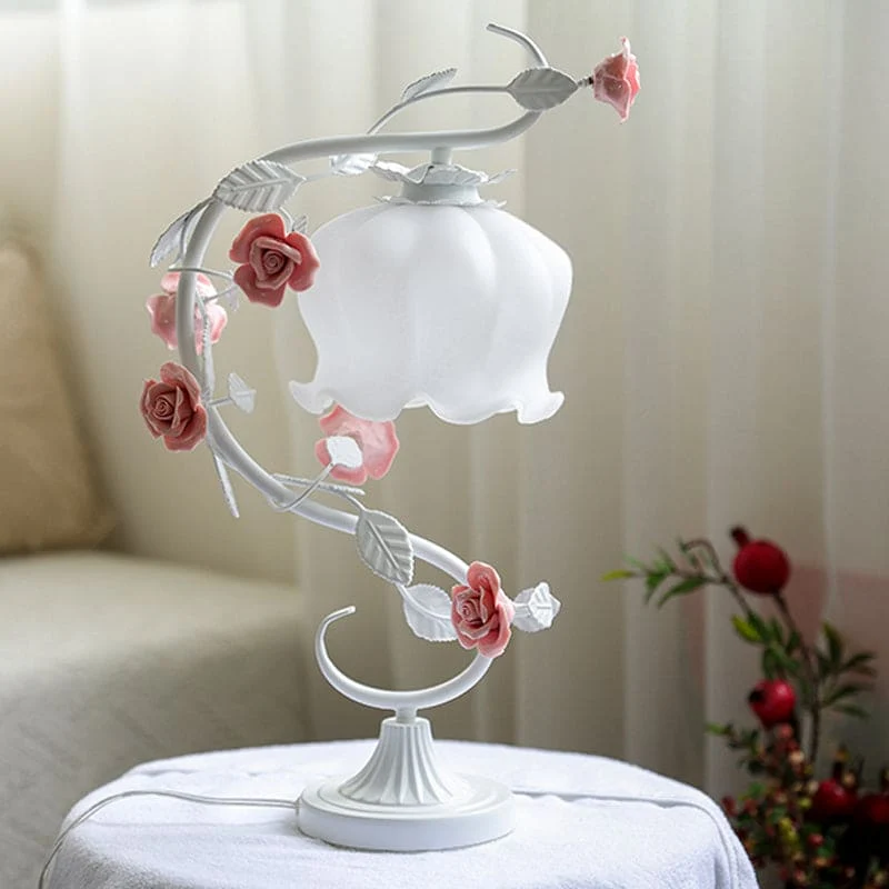 Romantisk Bordlampe med Keramisk Rose og Blød Belysning