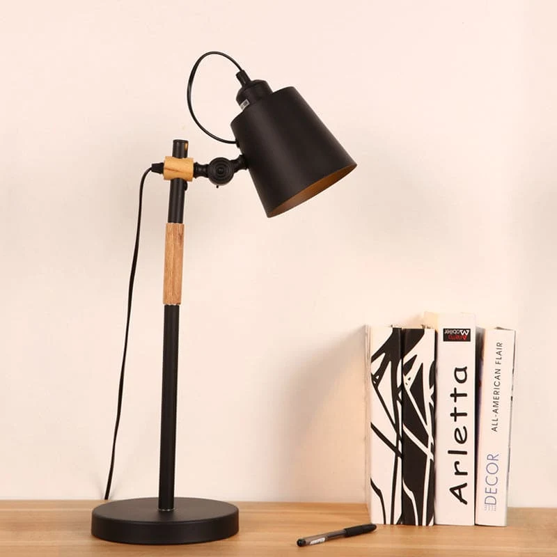 Industriel Bordlampe i Metal – Skab Moderne Hygge