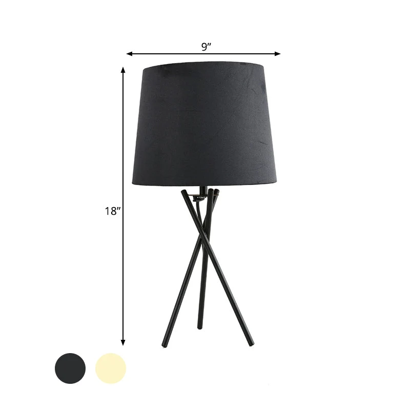 Minimalistisk Bordlampe med Blødt LED Lys i Tøjlampeskærm