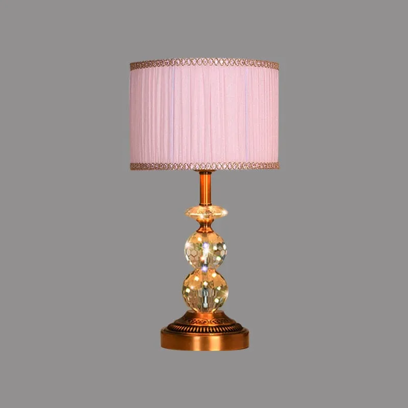 Elegant Bordlampe i Krystal med Moderne Kegleform