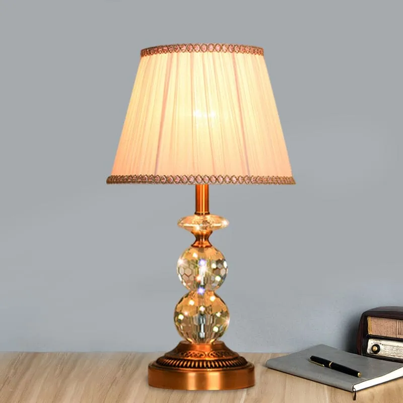 Elegant Bordlampe i Krystal med Moderne Kegleform