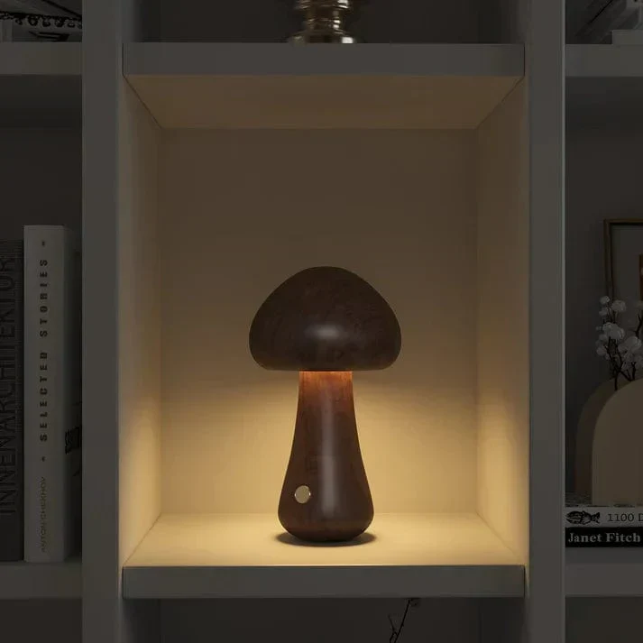 Trådløs Champignonlampe i Massivt Træ – Naturlig Elegance