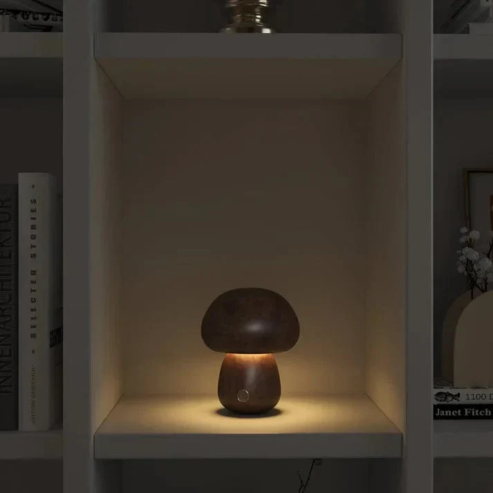 Trådløs Champignonlampe i Massivt Træ – Naturlig Elegance