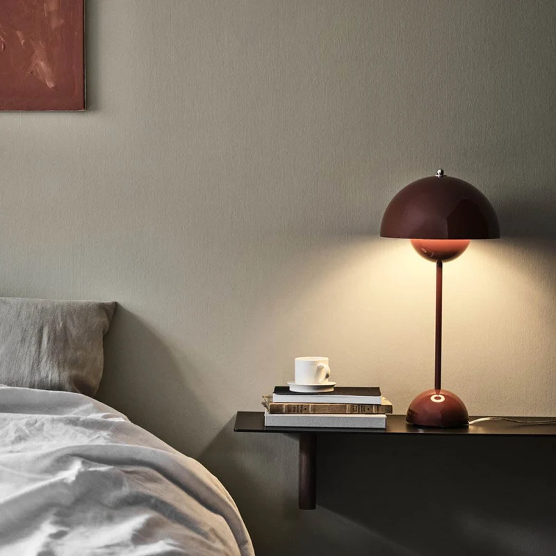 Trådløs Sengelampe med LED – Stilrent Design og Blødt Lys