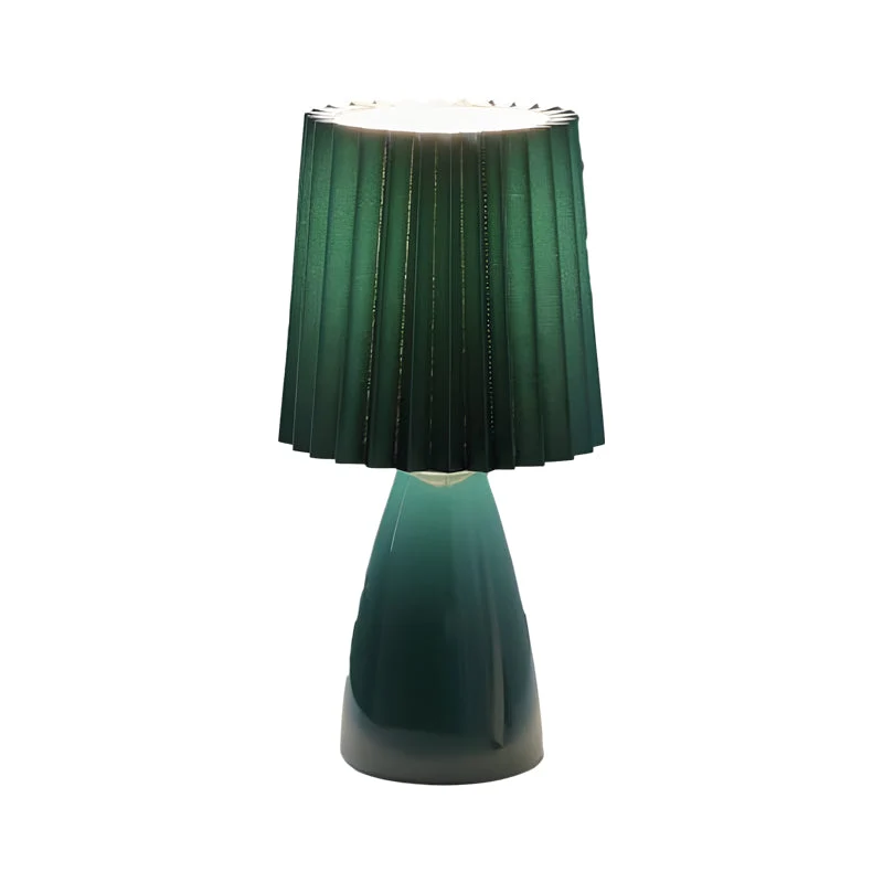 Elegant bordlampe med USB og justerbart lys i plissé stof