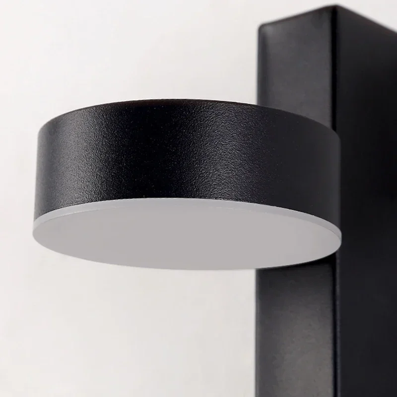 Moderne LED Væglampe med Elegant Design og Praktisk Funktion