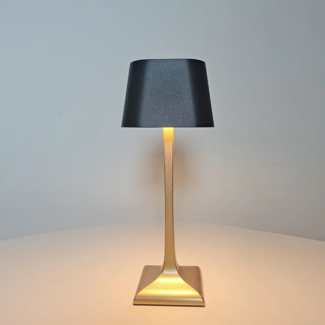 Kompakt LED Bordlampe med USB og Justerbar Lysstyrke
