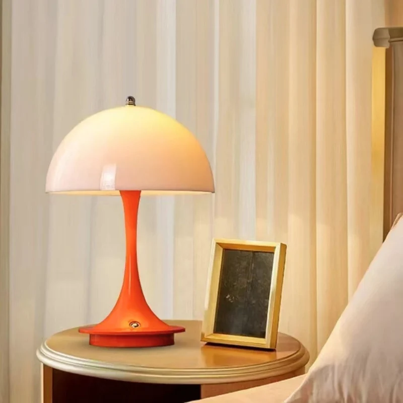Elegant Berøringslampe LED – Stilfuldt og Trådløst Design