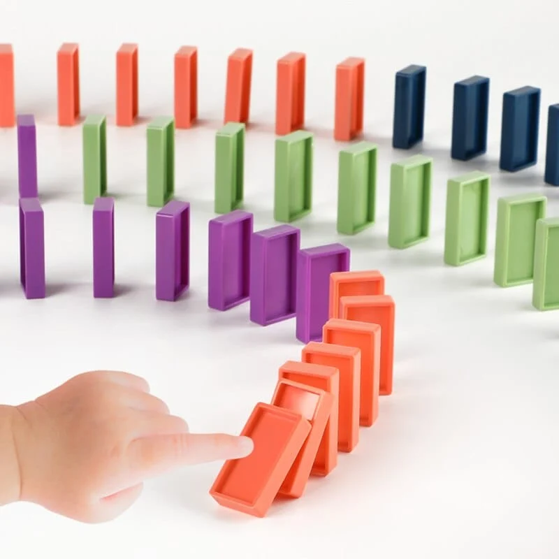 Automatisk Domino Tog med Kreativ Læringsleg for Børn