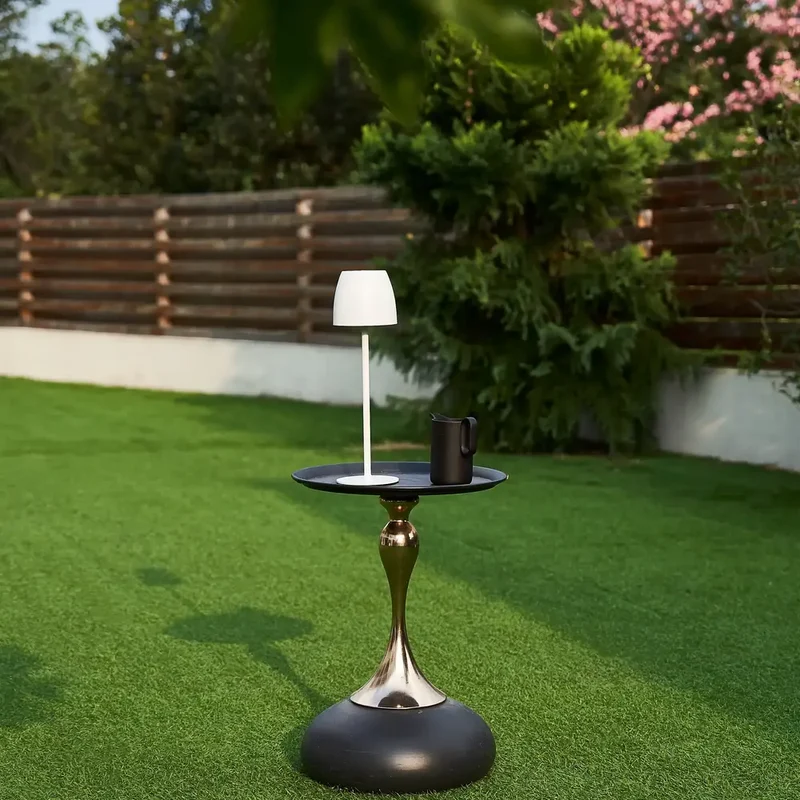 Trådløs LED Bordlampe i Metal – Vandtæt & Justerbar