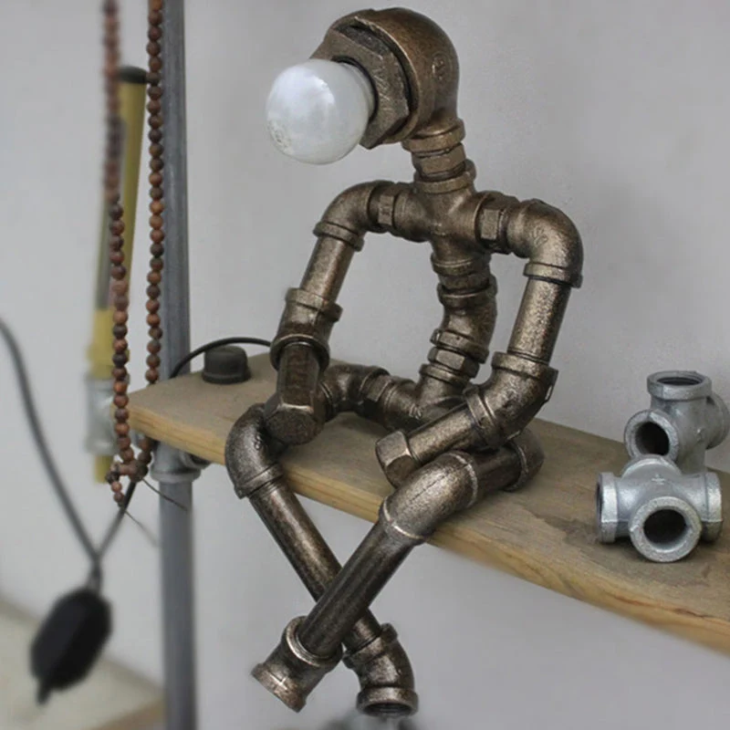 Robotlampe i Jern – Unik Belysning til Moderne Hjem