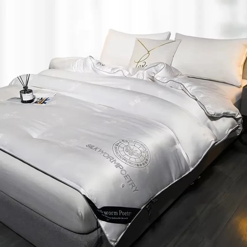 Luksus Sengetøj 155x220 i 100% Mulberry Silke til Vinter
