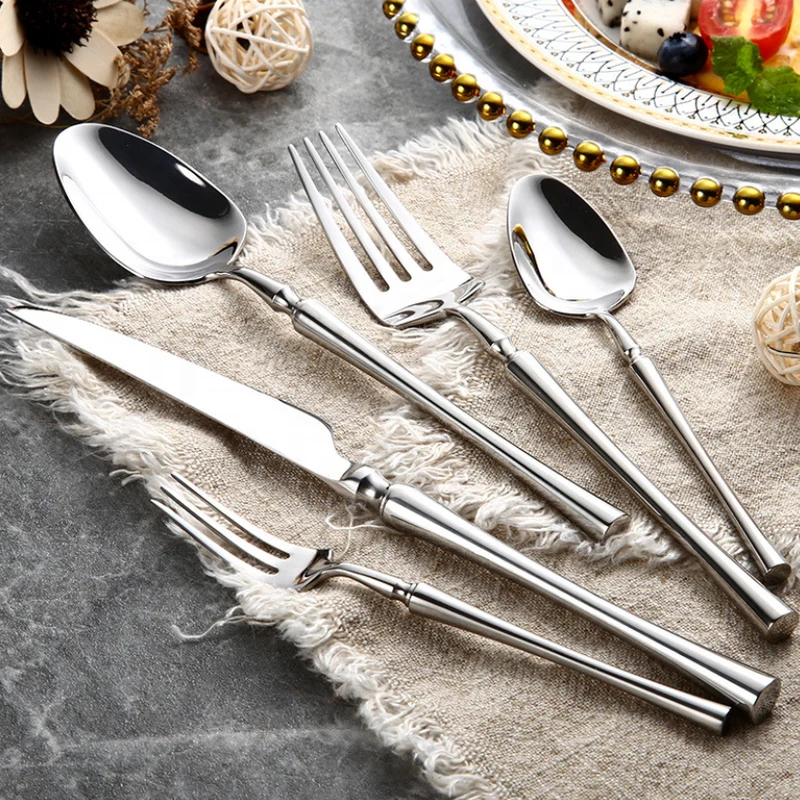 Elegant Bestiksæt i Rustfrit Stål med Stilfuldt Design
