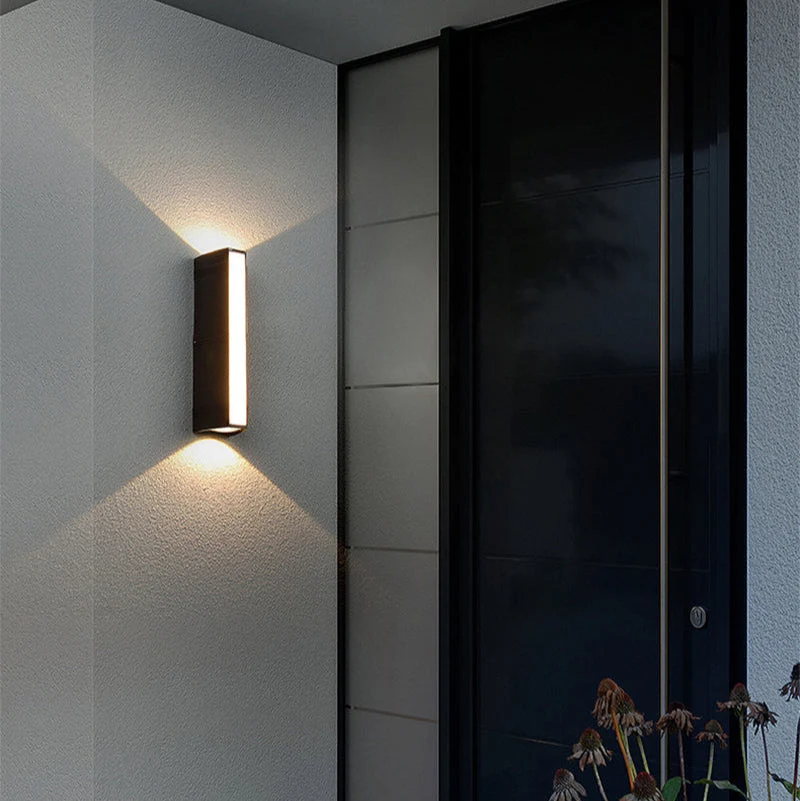 Holdbar udendørs LED væglampe i aluminium - Vandtæt design