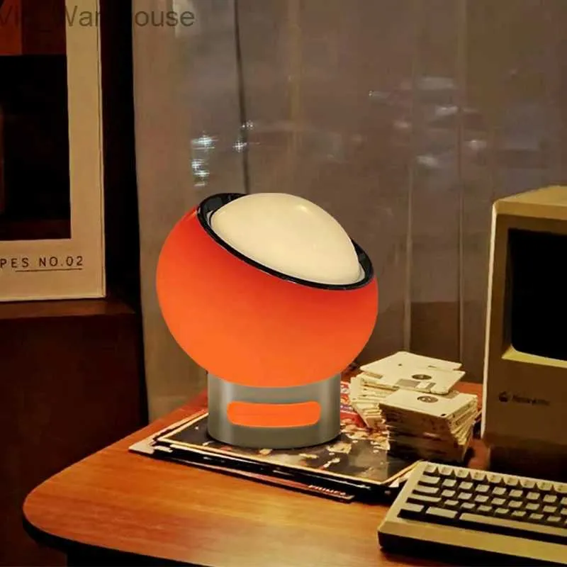 Stilren Bordlampe i Opalglas - Skab Hygge og Elegance