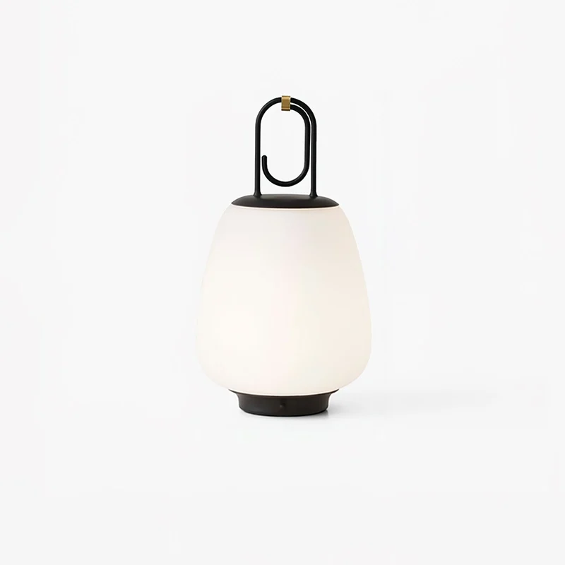 Bærbar Bordlampe med USB-opladning og Elegant Design