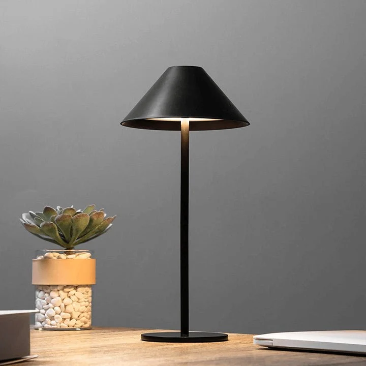 Trådløs Sort Bordlampe med Touch-Dæmpning og Lang Batterilevetid