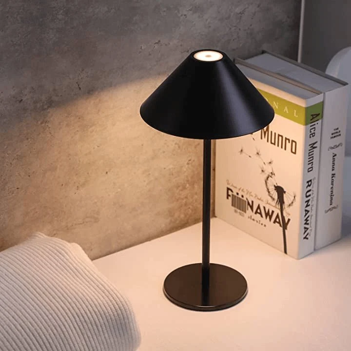 Trådløs Sort Bordlampe med Touch-Dæmpning og Lang Batterilevetid