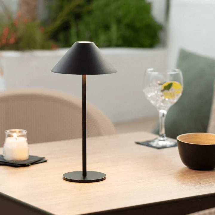 Trådløs Sort Bordlampe med Touch-Dæmpning og Lang Batterilevetid