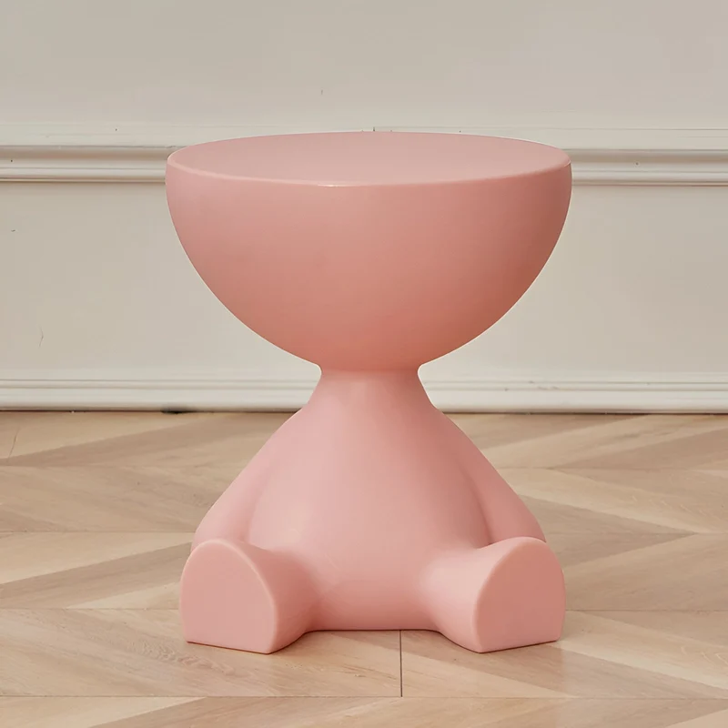 Elegant Rundt Sidebord i Creme med Multifunktionelt Design