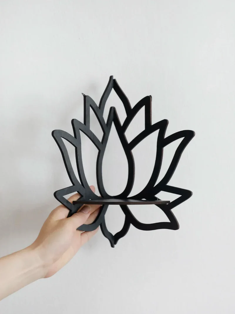 LotusKristal Hjørne – Trædesign med Spirituel Harmoni 23x29 cm