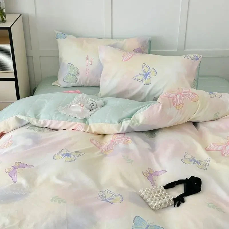 Lyserødt Blomsterbeddengoed: Elegant Komfort til Soveværelset