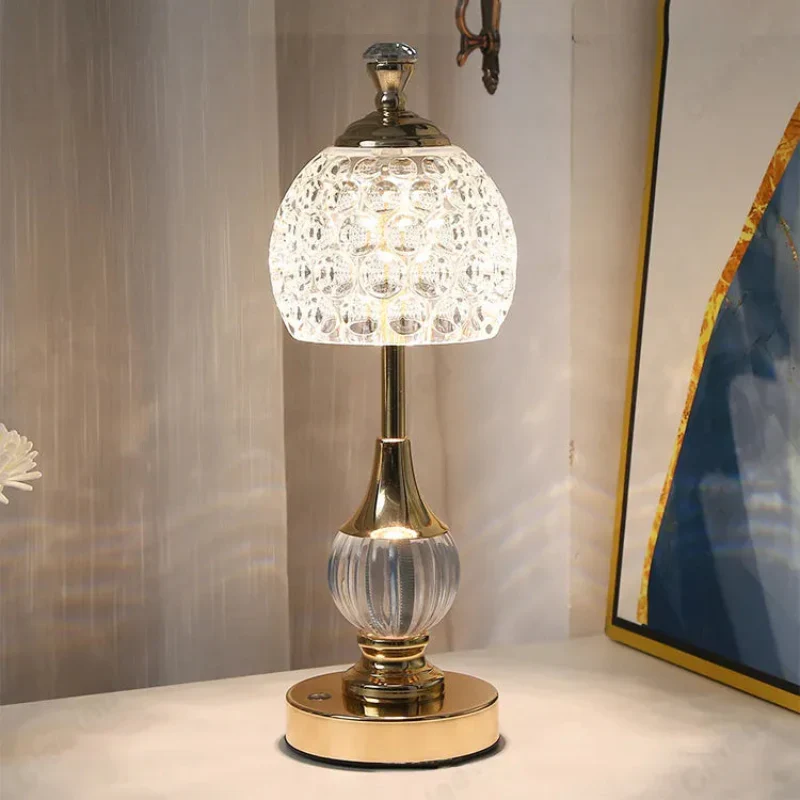 Krystalakryl Bordlampe: Elegant Belysning til Dit Hjem