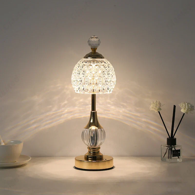 Krystalakryl Bordlampe: Elegant Belysning til Dit Hjem