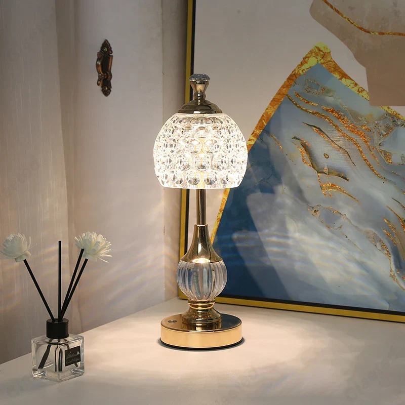 Krystalakryl Bordlampe: Elegant Belysning til Dit Hjem