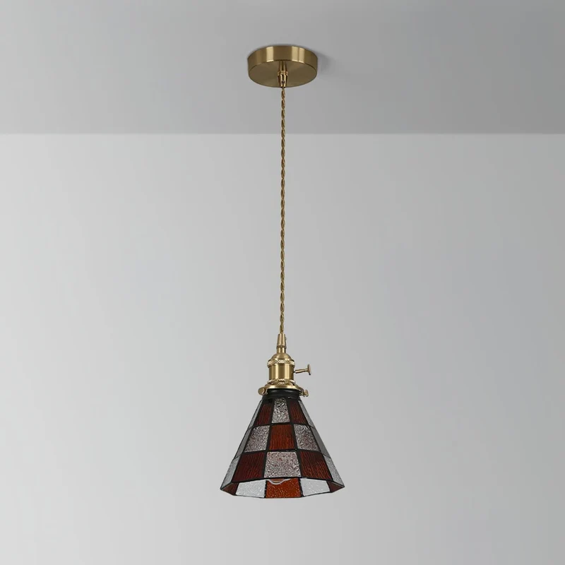 Elegant Retro Hængelampe med Varme Nuancer og Tidløst Design