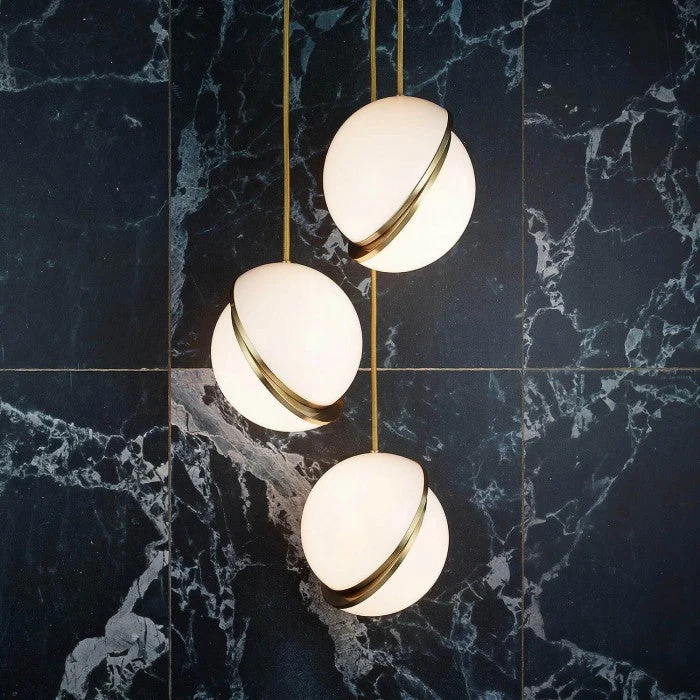 Stilren LED-pendel med justerbar højde til moderne hjem