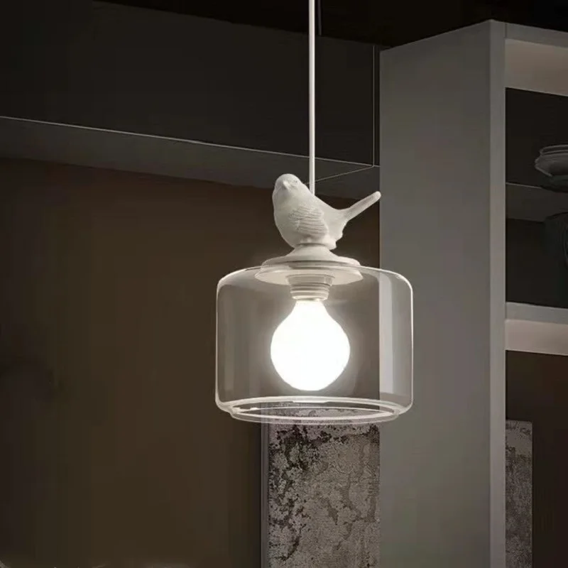 Energibesparende LED-hængelampe med fugleinspireret design