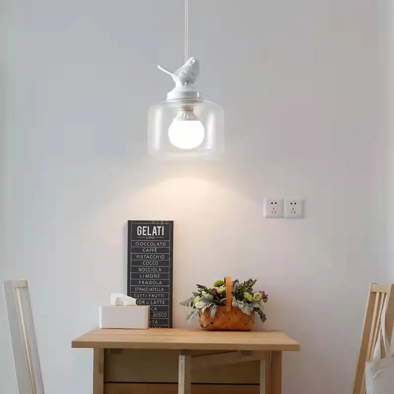 Energibesparende LED-hængelampe med fugleinspireret design