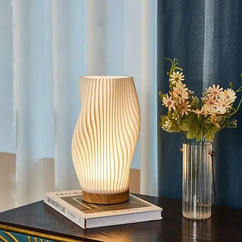 Moderne LED Bordlampe med Energibesparende Lysdesign