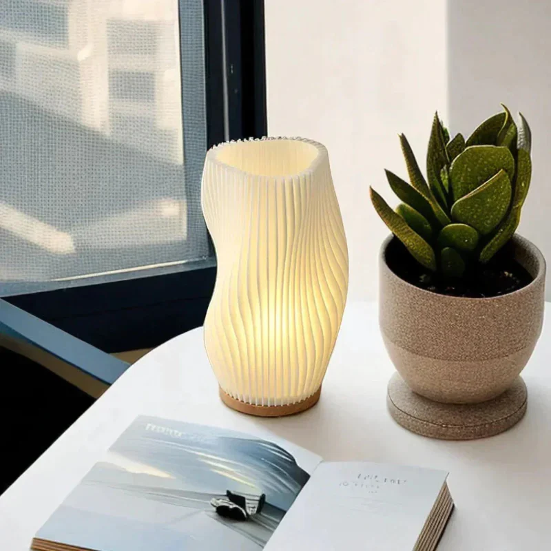 Moderne LED Bordlampe med Energibesparende Lysdesign