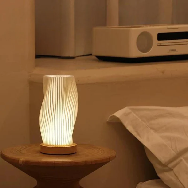 Moderne LED Bordlampe med Energibesparende Lysdesign