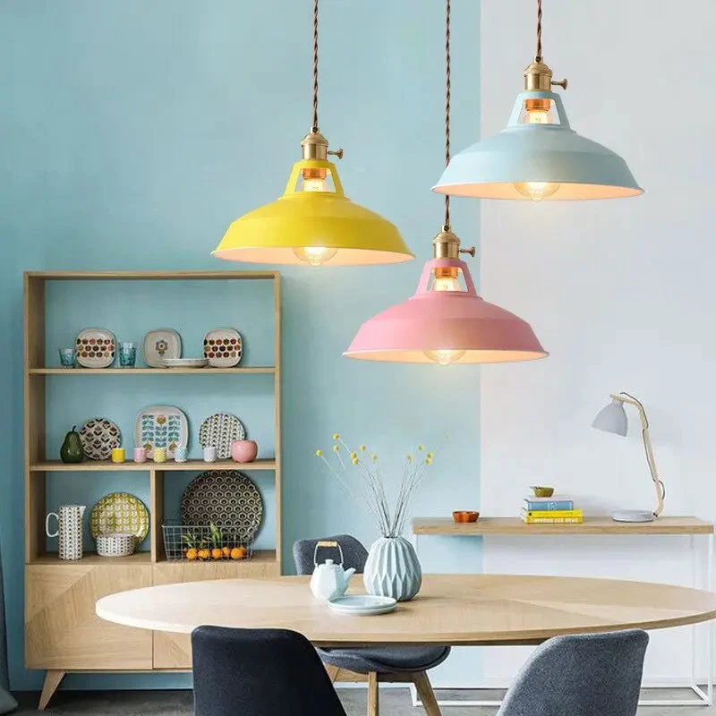 Stilfuld Pendel i Retrodesign – Perfekt til Spisebordet