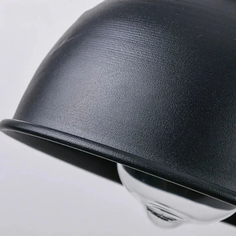 Rustik Væglampe med Industrielt Design – Perfekt til Udendørs Brug