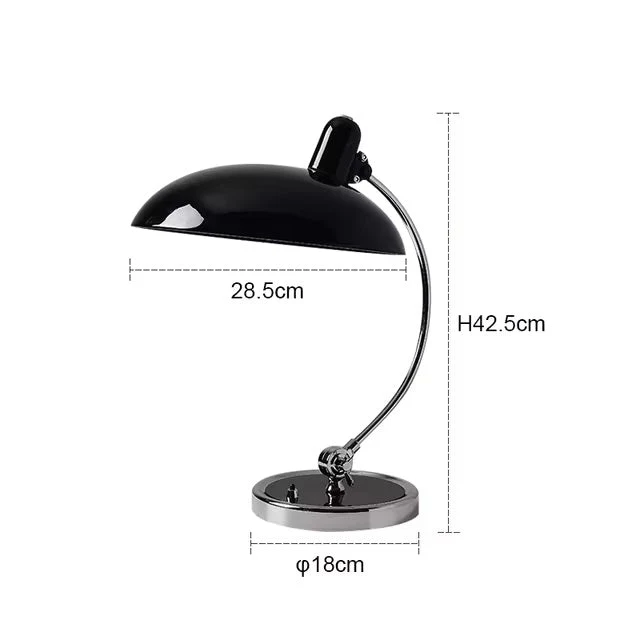 Elegant Eisenbordlampe med Skandinavisk Design og Funktionalitet