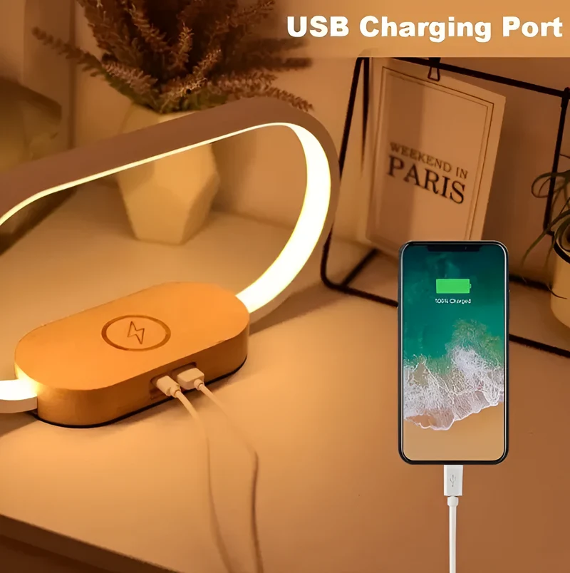 Elegant natlampe med hurtig opladning og digital ur